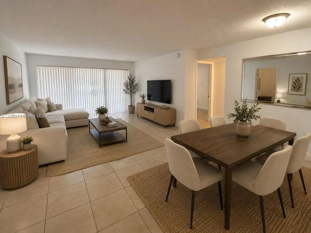 3 of 22 - 4205 N University Drive #112, Sunrise, FL