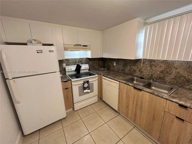 5 of 22 - 4205 N University Drive #112, Sunrise, FL