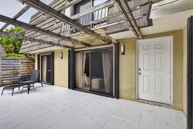 5 of 65 - 121 1st Terrace, Palm Beach Gardens, FL