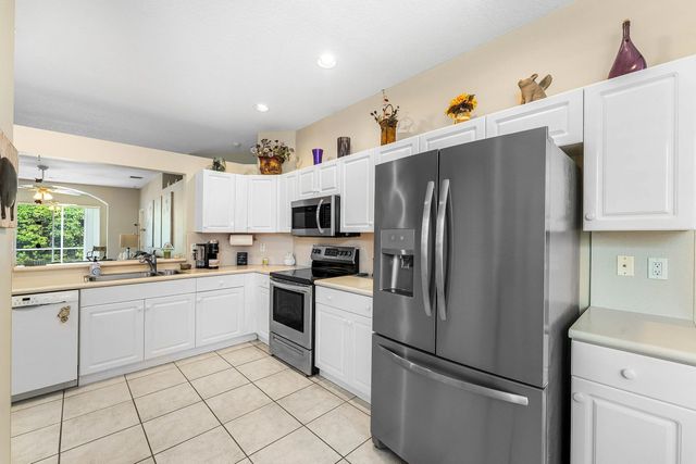 5 of 47 - 10760 Royal Caribbean Circle, Boynton Beach, FL