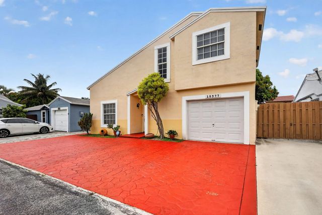 2 of 48 - 18977 Nw 63rd Ct Circle, Miami Gardens, FL