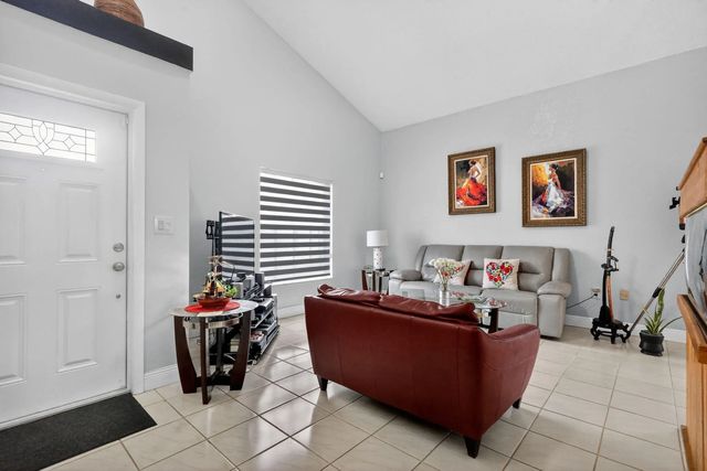 4 of 48 - 18977 Nw 63rd Ct Circle, Miami Gardens, FL