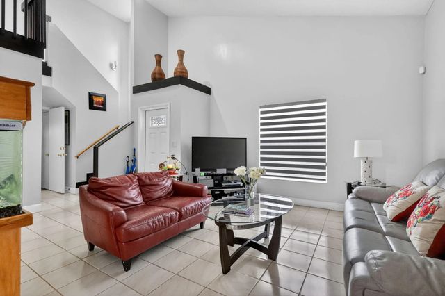 5 of 48 - 18977 Nw 63rd Ct Circle, Miami Gardens, FL