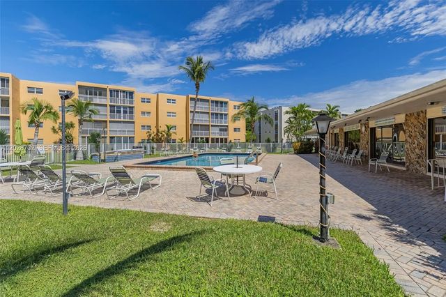 5 of 26 - 201 Se 11th Terrace #102, Dania Beach, FL