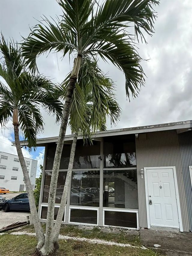 14310 Ne 5th Place, Miami