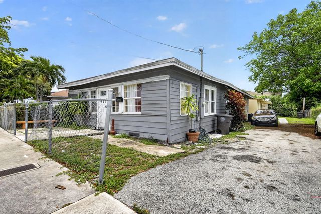 3 of 34 - 807 14th Street, West Palm Beach, FL