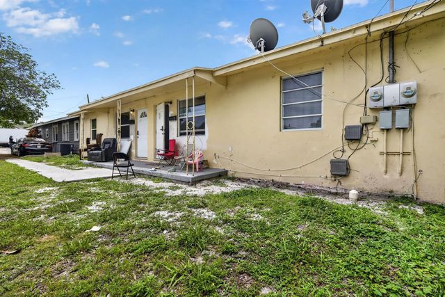 4 of 34 - 807 14th Street, West Palm Beach, FL