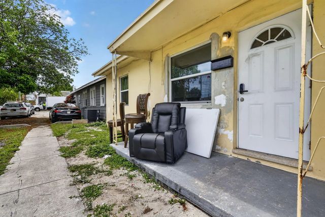 5 of 34 - 807 14th Street, West Palm Beach, FL