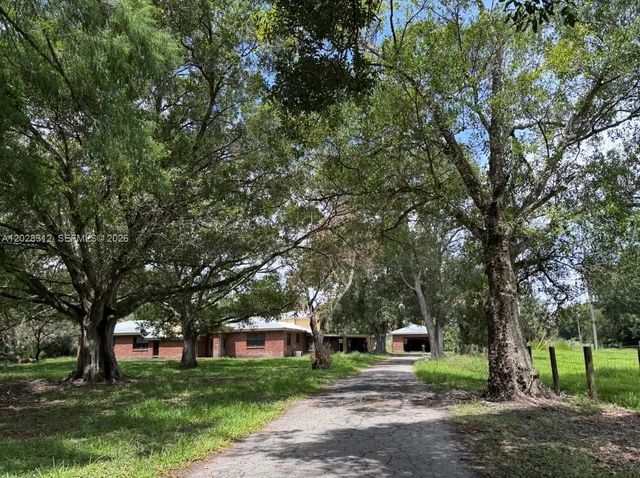 375 & 311 County Road 720, Clewiston