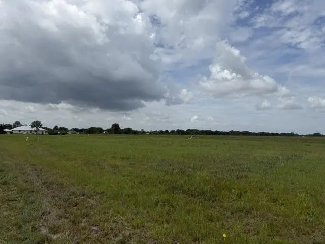 824 Woodmont Street, Sebring