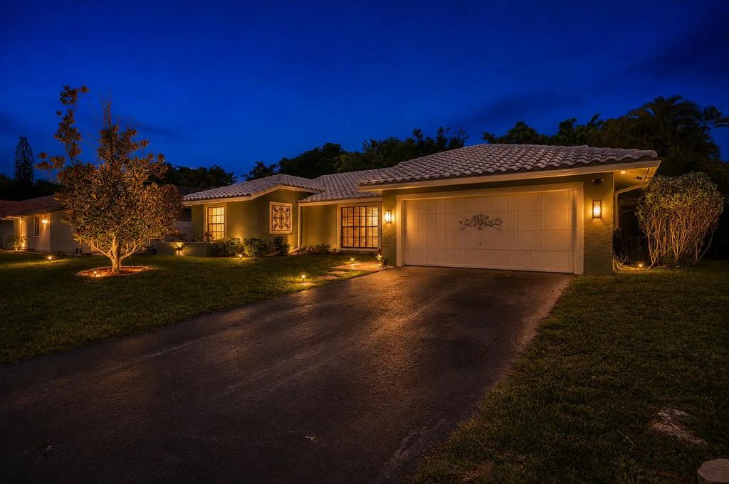 2145 Nw 85th Lane, Coral Springs