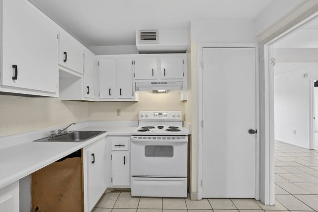 4 of 36 - 4174 Inverrary Drive #513, Lauderhill, FL