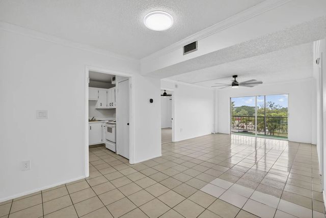 5 of 36 - 4174 Inverrary Drive #513, Lauderhill, FL