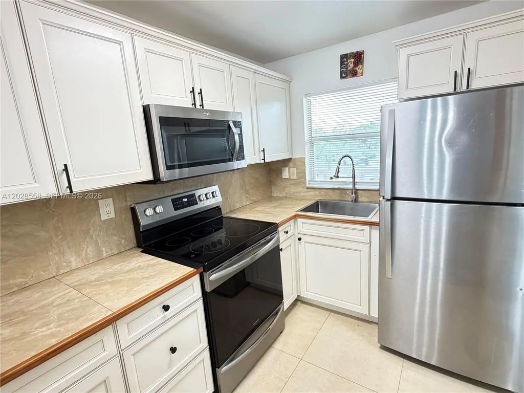 9281 Sunrise Lakes Boulevard #209, Sunrise