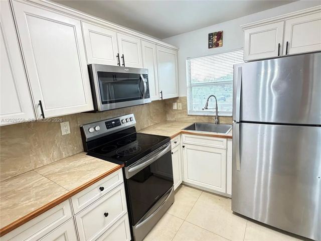 9281 Sunrise Lakes Boulevard #209, Sunrise