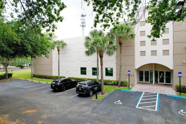 14240 Nw 77th Court, Miami Lakes