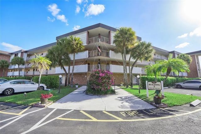 2900 Nw 47th Terrace #304b, Lauderdale Lakes
