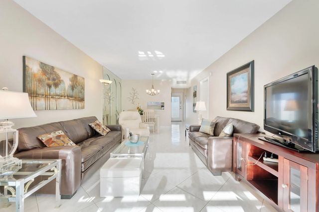 4 of 18 - 2900 Nw 47th Terrace #304b, Lauderdale Lakes, FL