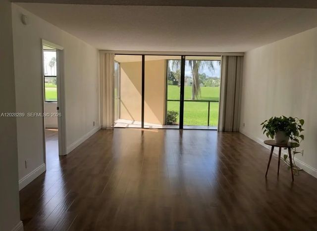 4 of 39 - 16300 Golf Club Road #105, Weston, FL