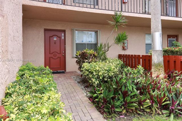 2 of 27 - 7220 Lake Cir Drive #101, Margate, FL