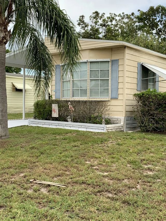 2 of 33 - 125 E Caribbean, Port St. Lucie, FL