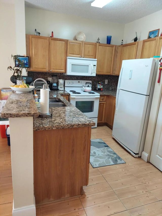 5 of 16 - 2208 Se 24th Place, Homestead, FL