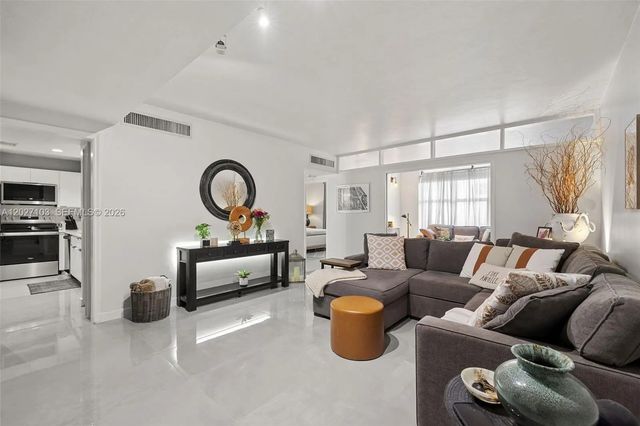 5001 Collins Avenue #1e, Miami Beach