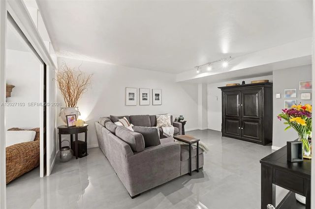5 of 24 - 5001 Collins Avenue #1e, Miami Beach, FL