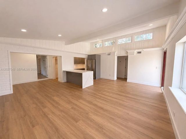 5 of 14 - 2627 Ne 213th Street, Miami, FL