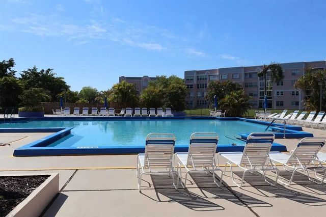 4 of 25 - 10303 Sunrise Lakes Boulevard #205, Sunrise, FL