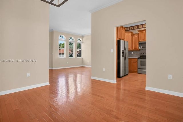 4 of 32 - 13964 N Cypress Cove Circle, Davie, FL
