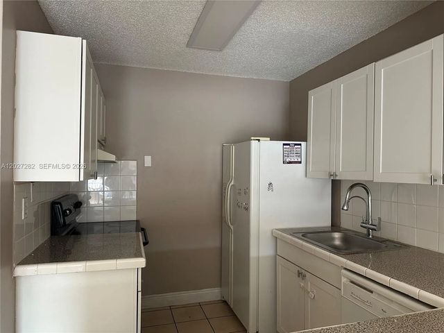 2 of 8 - 890 Sw 129th Place #208, Miami, FL
