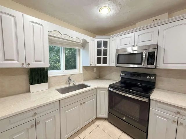 2 of 12 - 2210 Taylor Street #207, Hollywood, FL
