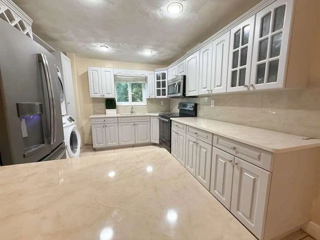 3 of 12 - 2210 Taylor Street #207, Hollywood, FL