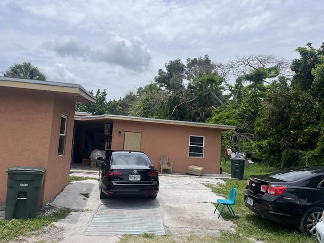 2 of 2 - 301 Preston Court, Fort Pierce, FL