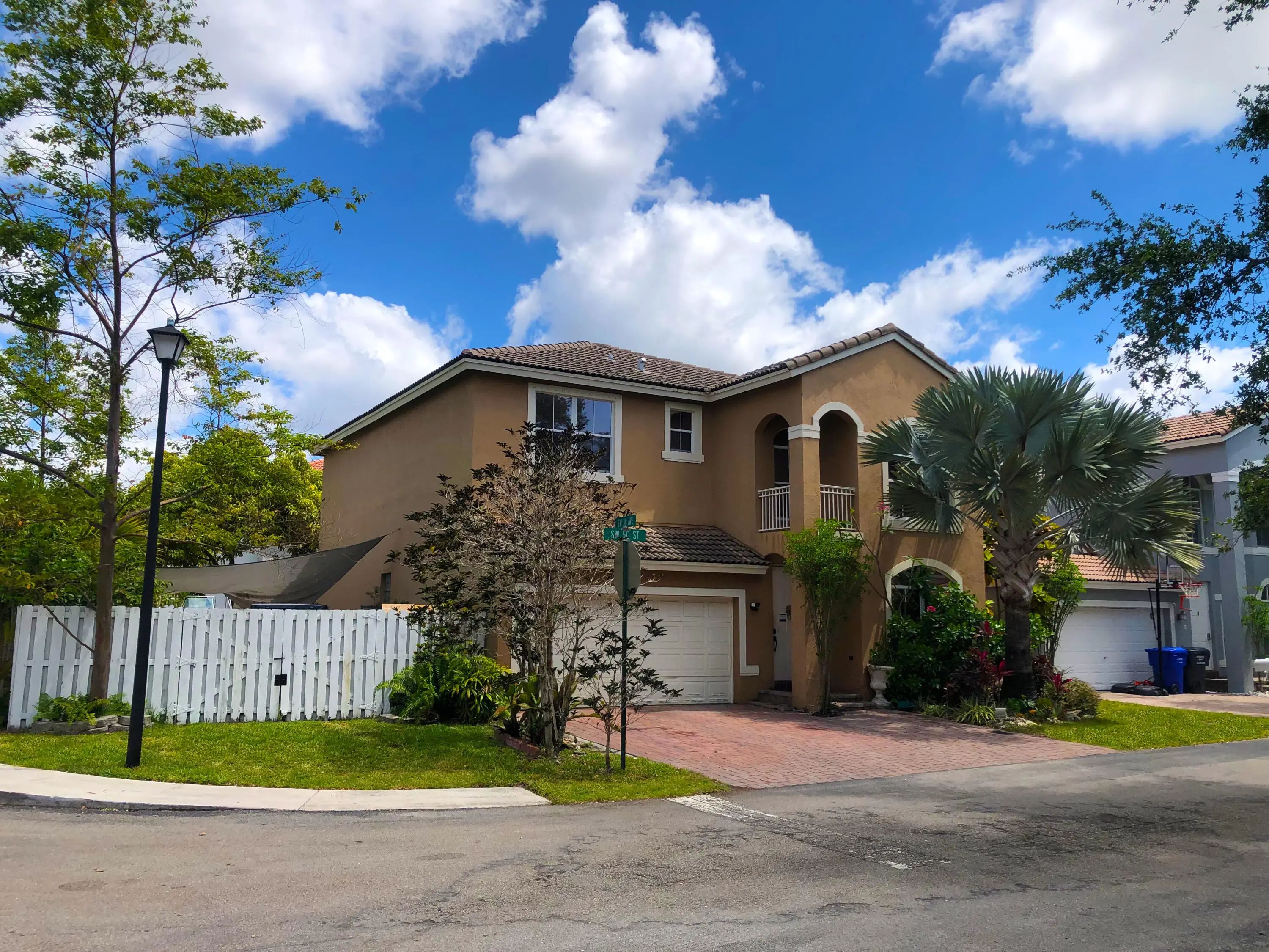 3775 Sw 50th Street, Fort Lauderdale