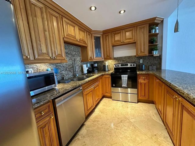 2 of 13 - 19370 Collins Avenue #1005, Sunny Isles Beach, FL