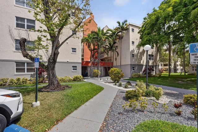 8363 Lake Drive #308, Doral