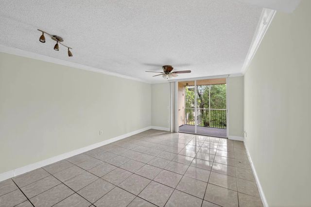 3 of 11 - 8363 Lake Drive #308, Doral, FL