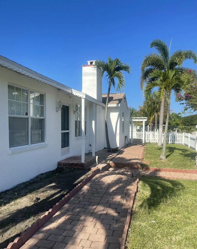 2 of 8 - 255 Foresteria Drive, Lake Park, FL