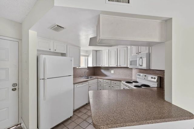 4 of 11 - 8373 Lake Drive #apt 307, Doral, FL