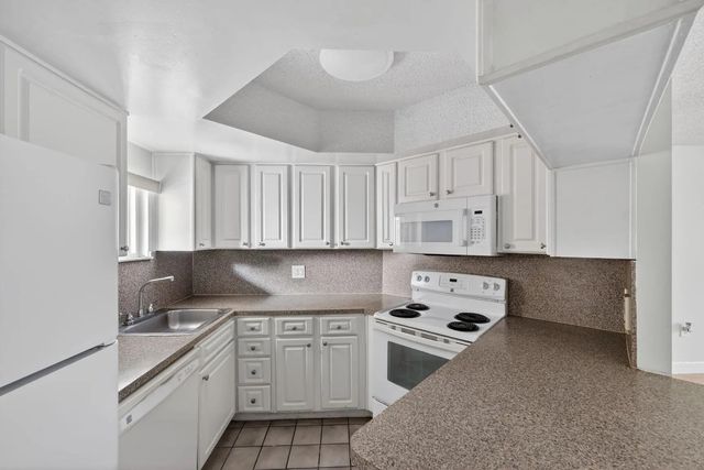 5 of 11 - 8373 Lake Drive #apt 307, Doral, FL