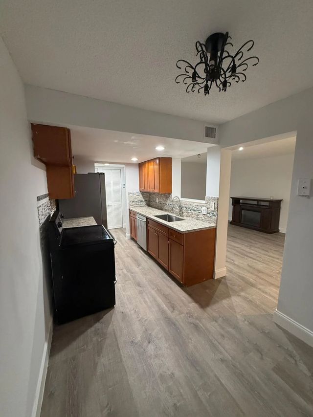 5 of 11 - 6190 Woodlands Boulevard #110, Tamarac, FL