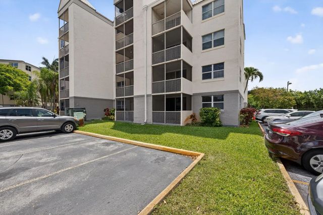 8373 Lake Drive #101, Doral