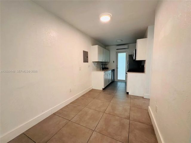 2 of 9 - 75 Washington Avenue #10, Miami Beach, FL
