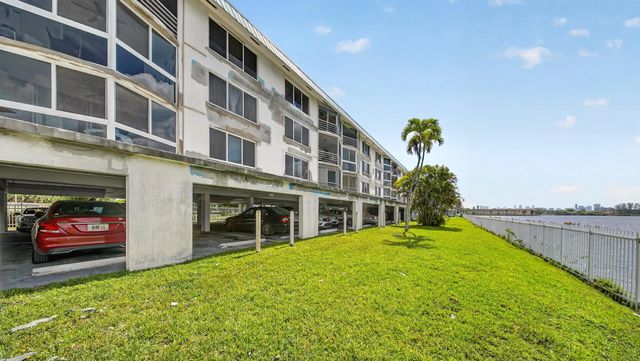 4 of 29 - 1100 Ne 191st Street #44, Miami, FL