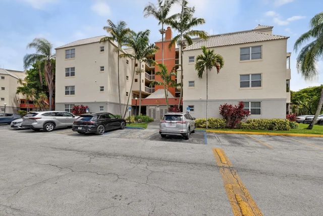8353 Lake Drive #204, Doral