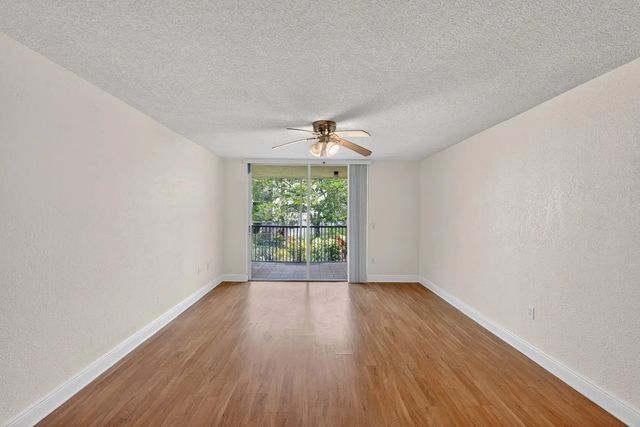 3 of 12 - 8353 Lake Drive #204, Doral, FL