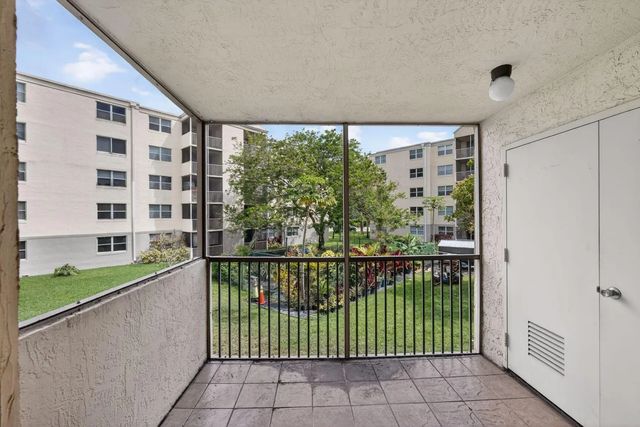 5 of 12 - 8353 Lake Drive #204, Doral, FL