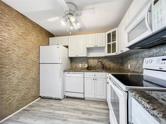 4 of 28 - 3475 N Country Club Drive #503, Aventura, FL